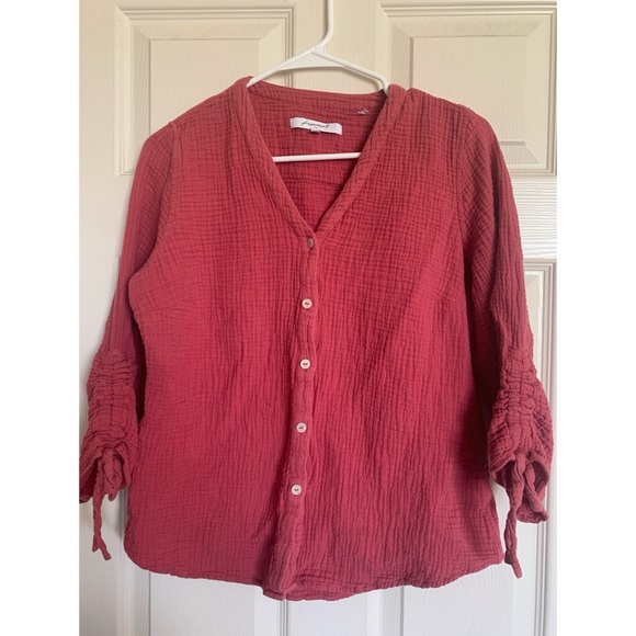 Foxcroft NYC Gauze Button Up Size Medium - Picture 1 of 4